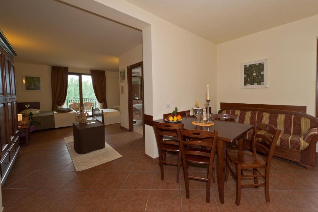 Locanda Ristorante Al Cardellino Bardolino Eksteriør billede